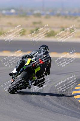 media/Oct-08-2022-SoCal Trackdays (Sat) [[1fc3beec89]]/Turn 11 Backside (1145am)/